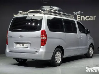 2010 Hyundai Starex 5-Seater VAN, фото 1, лот 10190571