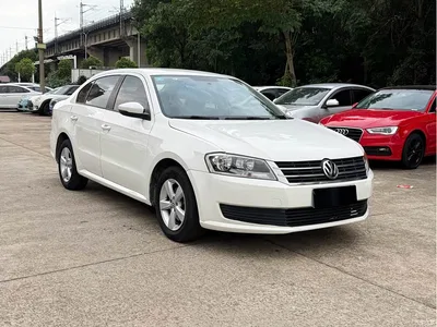 2013 Volkswagen Lavida Facelift Classic 1.6L Automatic Trend, фото 1, лот 10454605