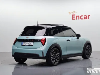 2025 Mini Cooper Favoured, фото 2, лот 10099863