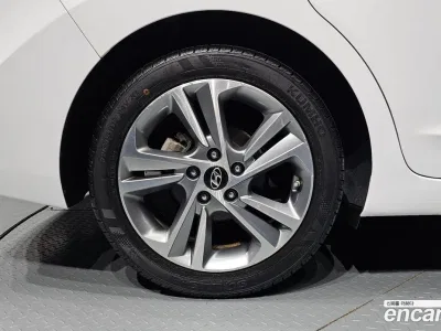 2017 Hyundai AVANTE 1.6 GDI Premium, фото 4, лот 10372186
