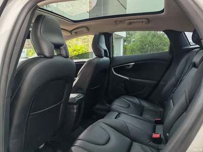 2015 Volvo V40 1.6T Smart Comfort Edition, фото 4, лот 11412208