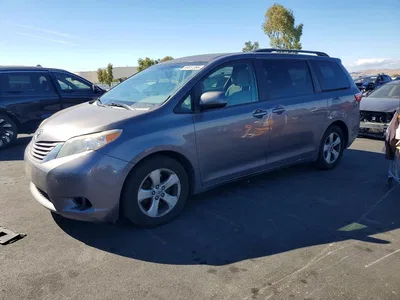2015 TOYOTA SIENNA LE, фото 1, лот 10515457