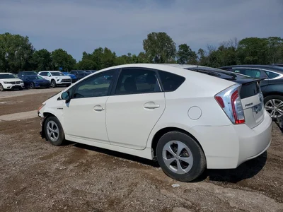 2013 TOYOTA PRIUS TWO, фото 2, лот 10676709