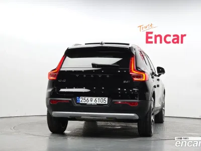 2023 Volvo XC40 B4 Ultimate Bright, фото 4, лот 10129489