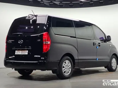 2017 Hyundai Starex 5-Seater VAN, фото 2, лот 10381052