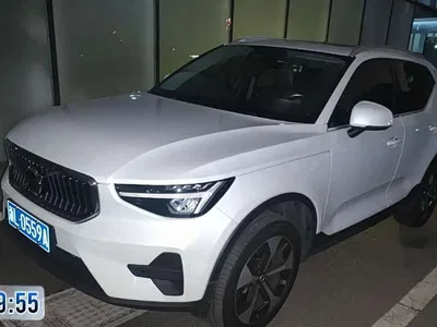 2026 Volvo XC40 B4 AWD Smart Vision Luxury Edition, фото 1, лот 11496788