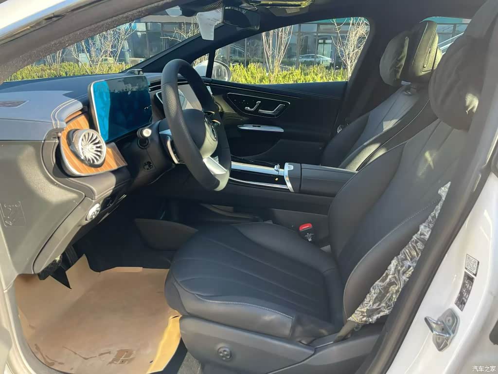 2025 Mercedes-Benz EQE 500 4MATIC Pioneer, фото 4, лот 10255290