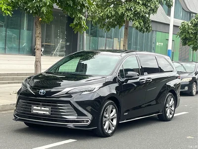 2023 Toyota Sienna 2.5L Hybrid Premium Edition, фото 1, лот 10278108
