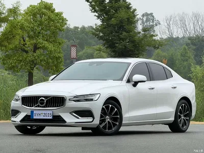 2021 Volvo S60 T4 Smart Elite Luxury, фото 1, лот 10366075
