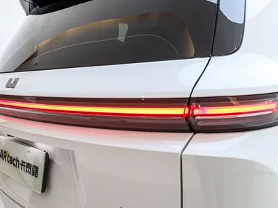 2025 Li Auto Li Xiang L9 Ultra Smart Renewal Edition, фото 4, лот 10832655
