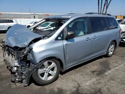 2014 TOYOTA SIENNA LE, фото 1, лот 10494034