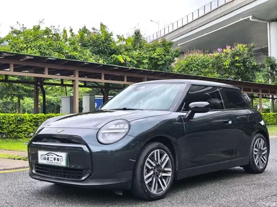 2025 MINI Electric MINI COOPER Facelift 466km COOPER E Classic Trim, фото 1, лот 11168711