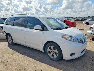 2015 TOYOTA SIENNA LE, фото 4, лот 10510387