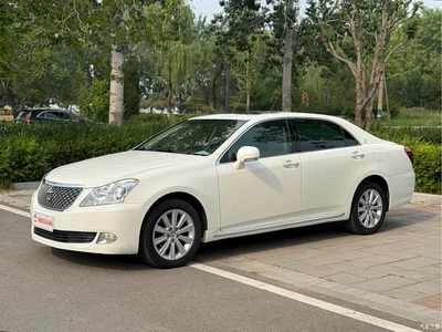 2010 Toyota Crown 2.5L Royal Leather Sunroof, фото 1, лот 10272825