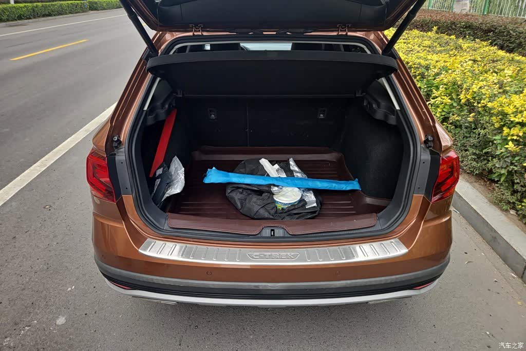 2017 Volkswagen C-TREK 230TSI DSG Luxury, фото 4, лот 11211021