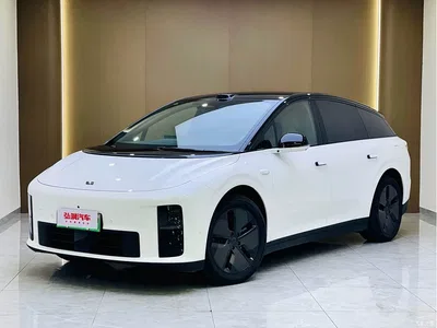 2025 Li Auto i6 2WD Base Model, фото 1, лот 10446354