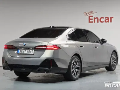 2025 BMW 5-Series 520i M Sport, фото 1, лот 10054558