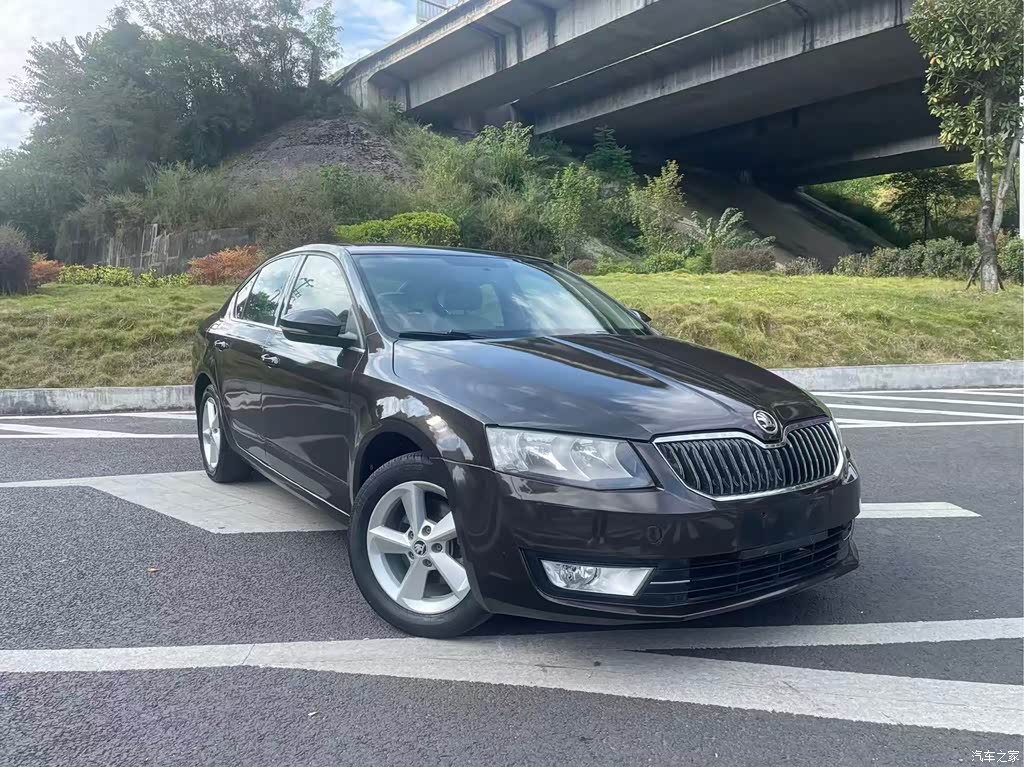 2015 Škoda Octavia 1.6L Automatic逸俊版, фото 2, лот 11089533