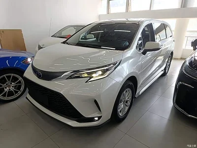 2024 Toyota Granvia 2.5L Hybrid Comfort, фото 1, лот 10478903