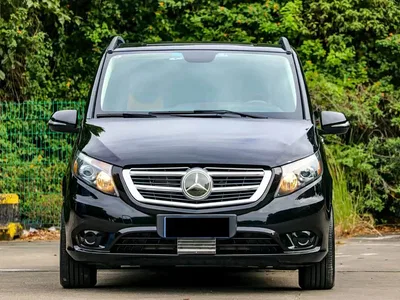 2018 Mercedes-Benz V-Class (Import) Model Night Edition, фото 2, лот 10302590