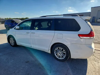 2013 TOYOTA SIENNA XLE 8-PASSENGER, фото 2, лот 10507773