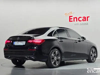 2024 Mercedes-Benz A-Class A220 Sedan, фото 2, лот 10162375