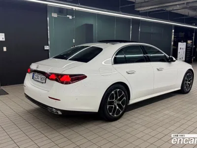 2025 Mercedes-Benz E-Class E200 Avantgarde, фото 2, лот 10213524