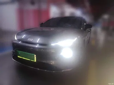 2025 Geely Galaxy Galaxy Xingyao 8 Model 130km EM-i Flagship Edition, фото 1, лот 10834618