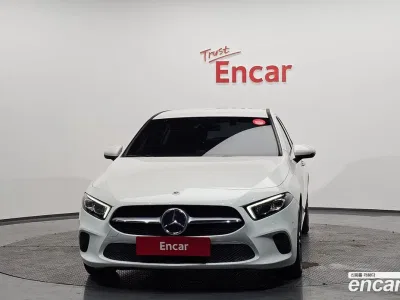 2021 Mercedes-Benz A-Class A220 Hatchback, фото 2, лот 10039839