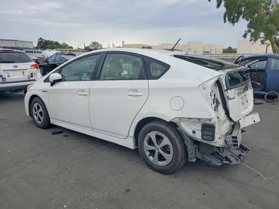 2015 TOYOTA PRIUS THREE, фото 2, лот 10521236