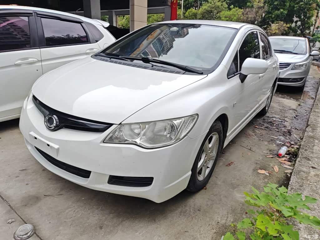 2015 CIIMO CIIMO 1.8L Automatic Comfort Edition, фото 2, лот 11153423
