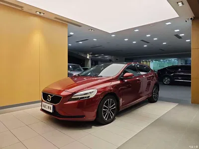 2017 Volvo V40 T3 Inscription, фото 1, лот 10916985