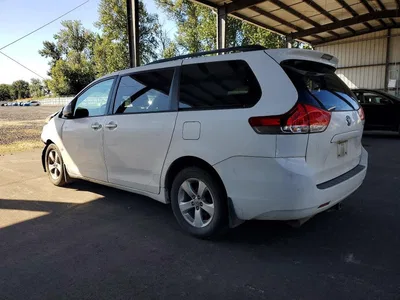 2011 TOYOTA SIENNA LE, фото 2, лот 10583520