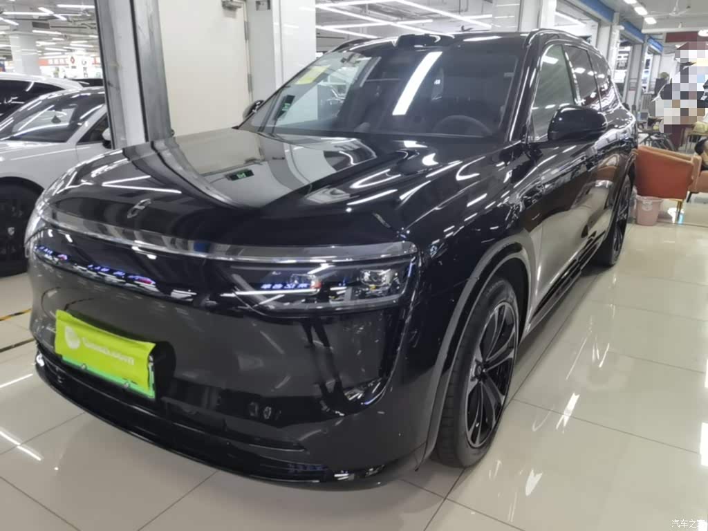 2025 AITO Wenjie AITO M8 Range Extender Max+ Edition 53.4kWh 5-seater, фото 1, лот 11201457