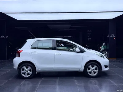 2011 Toyota Yaris 1.6E Auto Charm Edition, фото 3, лот 10280466