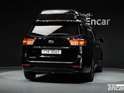 2015 Kia Canival 11-seater Noblesse, фото 4, лот 10514803