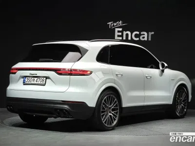 2022 Porsche Cayenne 3.0 E-Hybrid, фото 2, лот 10090641