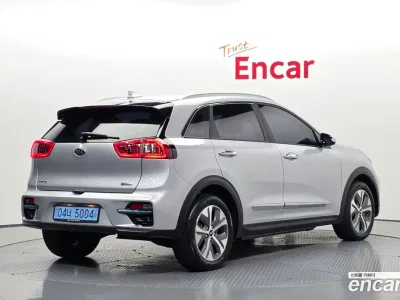 2021 Kia Niro Prestige, фото 2, лот 10113929