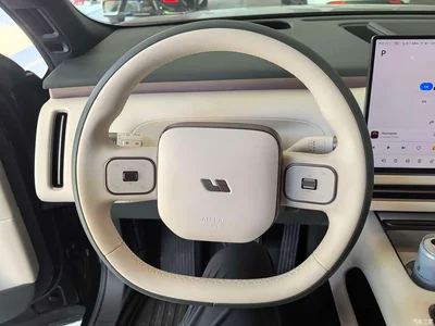 2026 Li Auto Li Xiang L9 Base Model, фото 2, лот 10830677