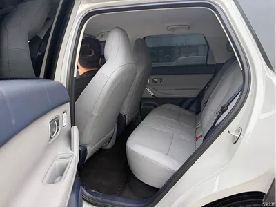 2026 Leapmotor A10, фото 3, лот 11148197