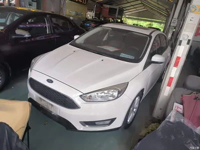 2017 Ford Focus Hatchback EcoBoost 125 Auto Super Fashion Smart Edition, фото 1, лот 10282839