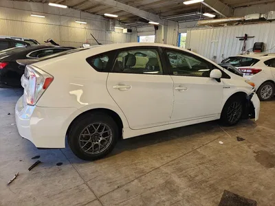 2014 TOYOTA PRIUS TWO, фото 3, лот 10498504