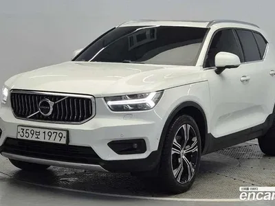 2020 Volvo XC40 T4 Inscription, фото 1, лот 10218449