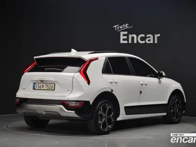 2023 Kia Niro Prestige, фото 2, лот 10809389