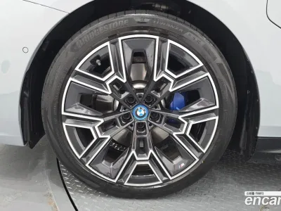 2025 BMW 5-Series 530e M Sport, фото 4, лот 10045648
