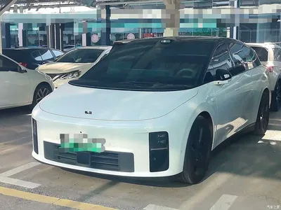 2025 Li Auto i6 2WD Base Model, фото 1, лот 10446740
