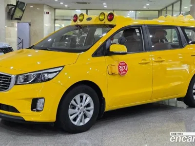 2018 Kia Canival 11-Seater School Bus, фото 1, лот 10256343