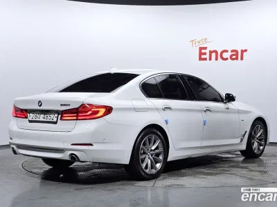 2018 BMW 5-Series 520i Luxury, фото 1, лот 10073212