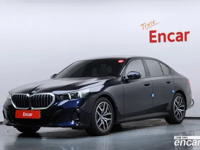 2026 BMW 5-Series 520i M Sport, фото 1, лот 11258346