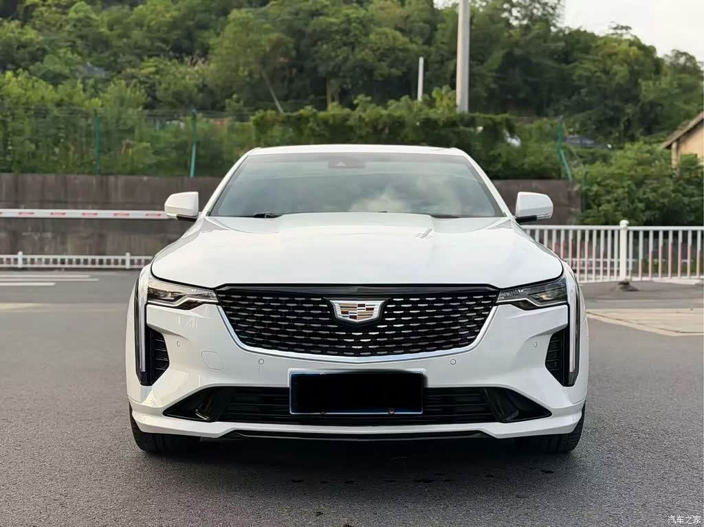 2022 Cadillac CT4 28T Luxury Model, фото 2, лот 10438007
